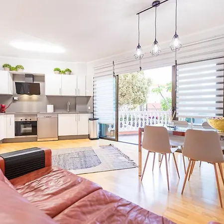 Апартаменты Amazing Duplex With Panoramic Ocean Views *