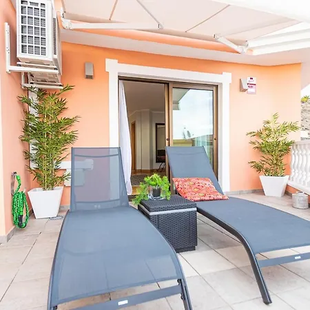 Amazing Duplex With Panoramic Ocean Views 아파트