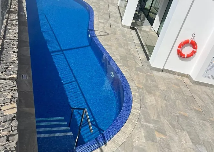 Amazing Duplex With Panoramic Ocean Views * 阿德耶